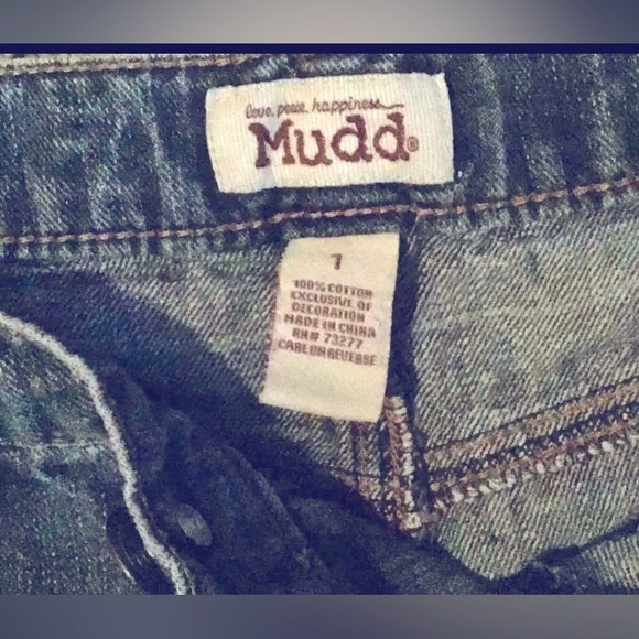 Mudd Junior’s Ripped Jean Shorts - Picture 3 of 3